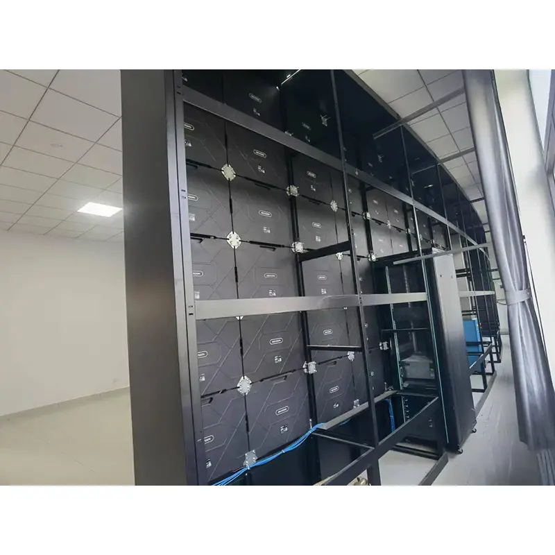 Извита скоба за LED дисплей